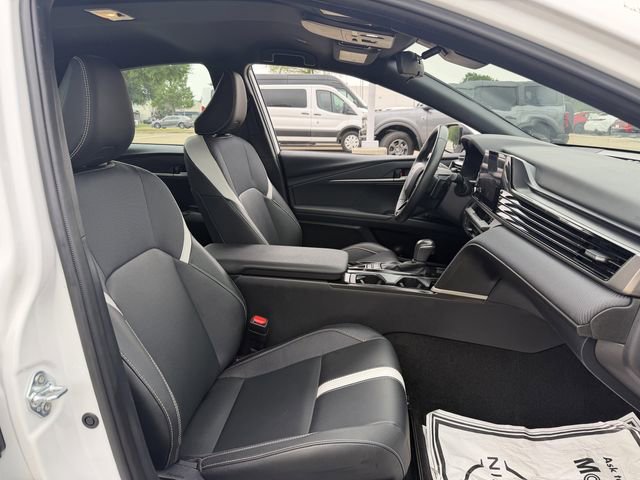 Used 2025 Toyota Camry SE FWD image 27