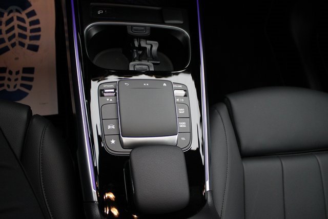 Used 2023 Mercedes-Benz GLB 250 4MATIC image 27