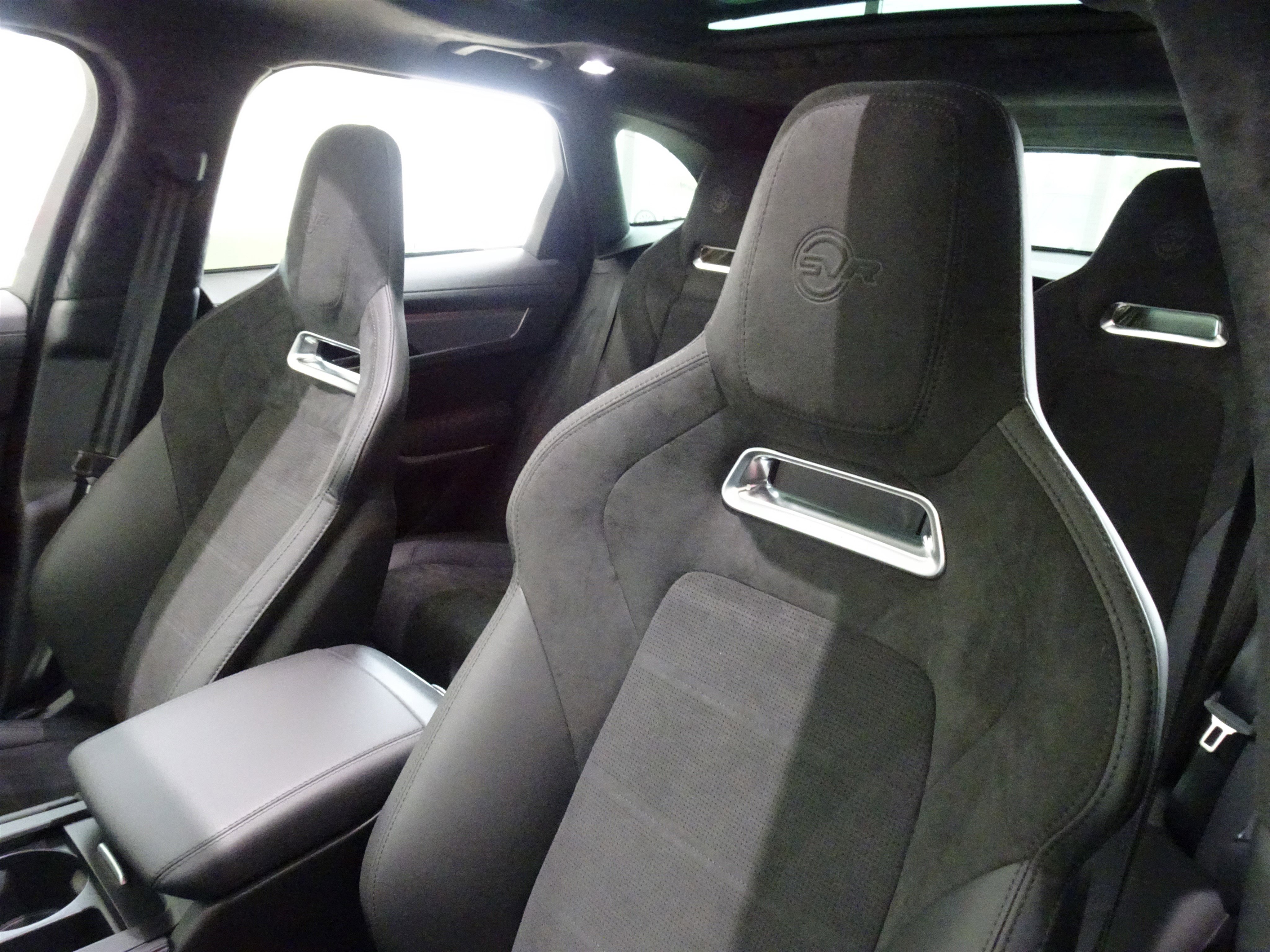 New 2026 Jaguar F-PACE SVR 575 Edition image 15