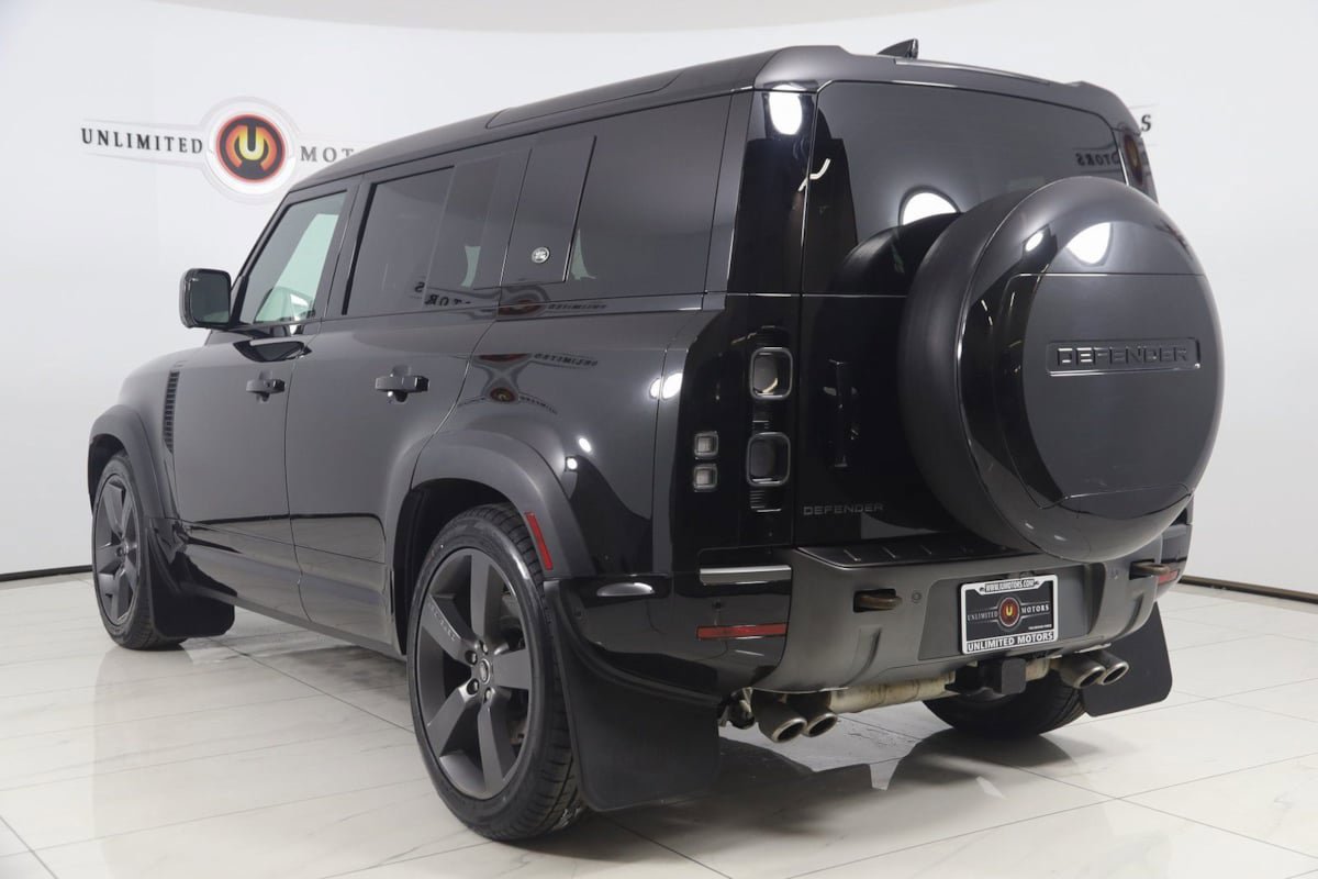 Used 2023 Land Rover Defender 110 V8 AWD/4WD image 4