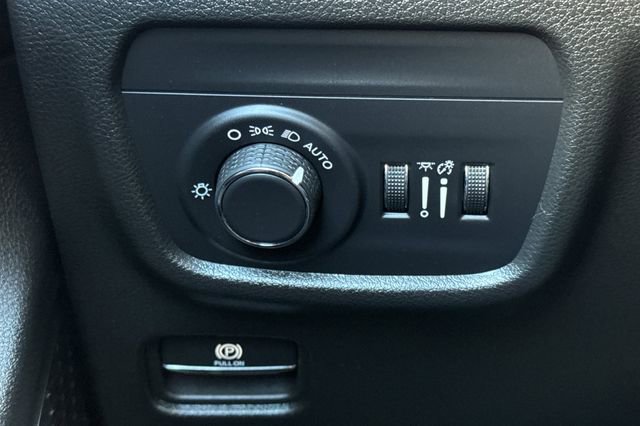 Used 2024 Jeep Grand Cherokee L Altitude AWD/4WD image 44