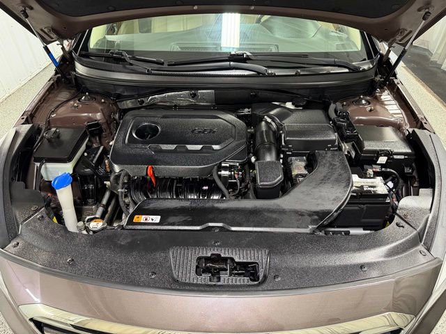 Used 2015 Hyundai Sonata Limited w/ Option Group 06 FWD image 30