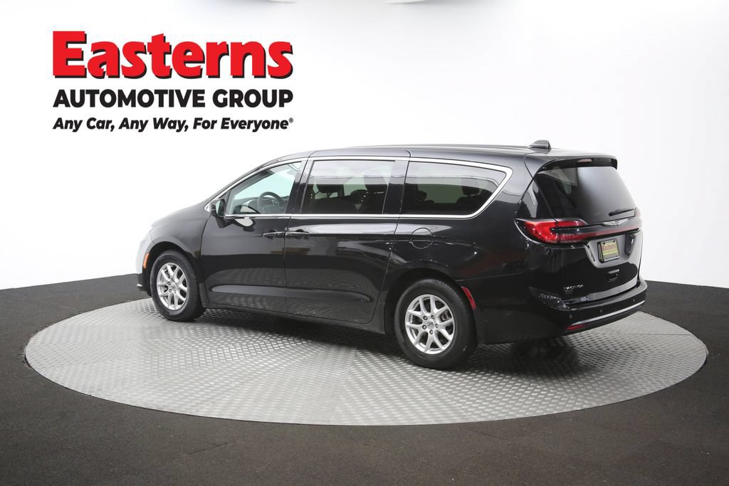 Used 2023 Chrysler Pacifica Touring-L FWD image 65