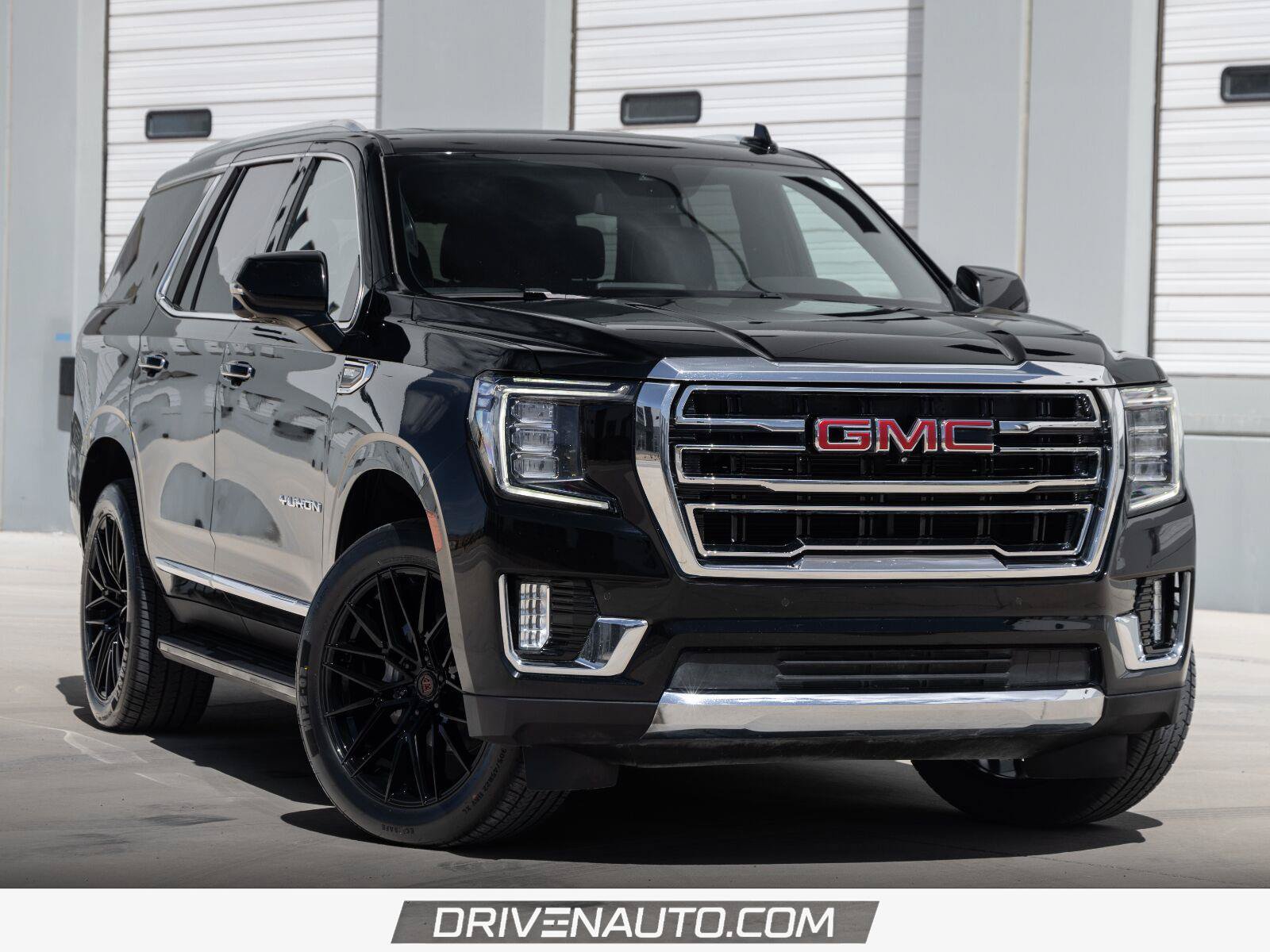 Used 2024 GMC Yukon SLT w/ SLT Luxury Package AWD/4WD image 1