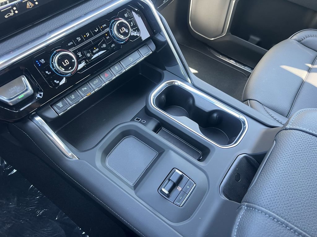 New 2025 GMC Sierra 2500 Denali w/ Denali Reserve Package image 7