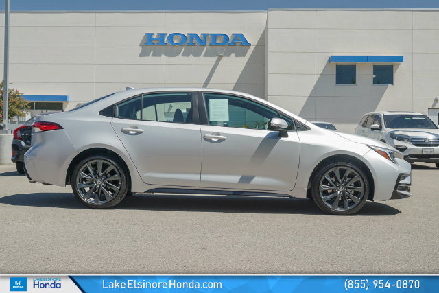 Used 2026 Toyota Corolla SE FWD image 6