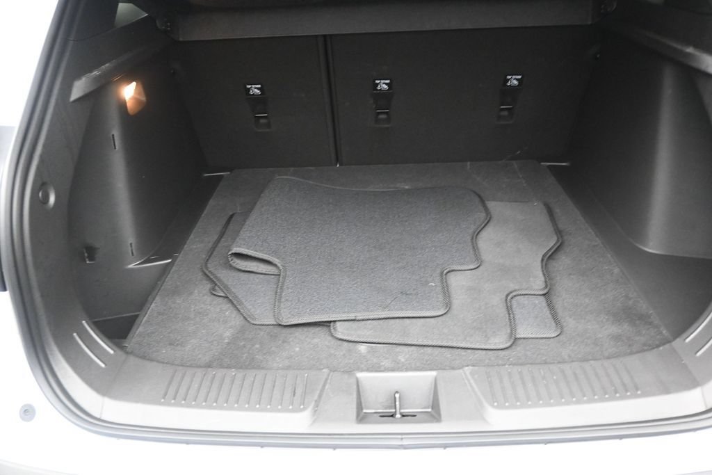 Used 2025 Chevrolet Trax RS w/ Sunroof Package FWD image 13