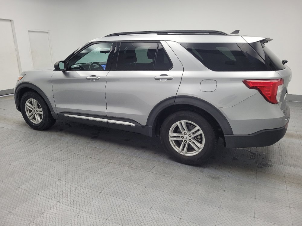 Used 2021 Ford Explorer XLT image 3