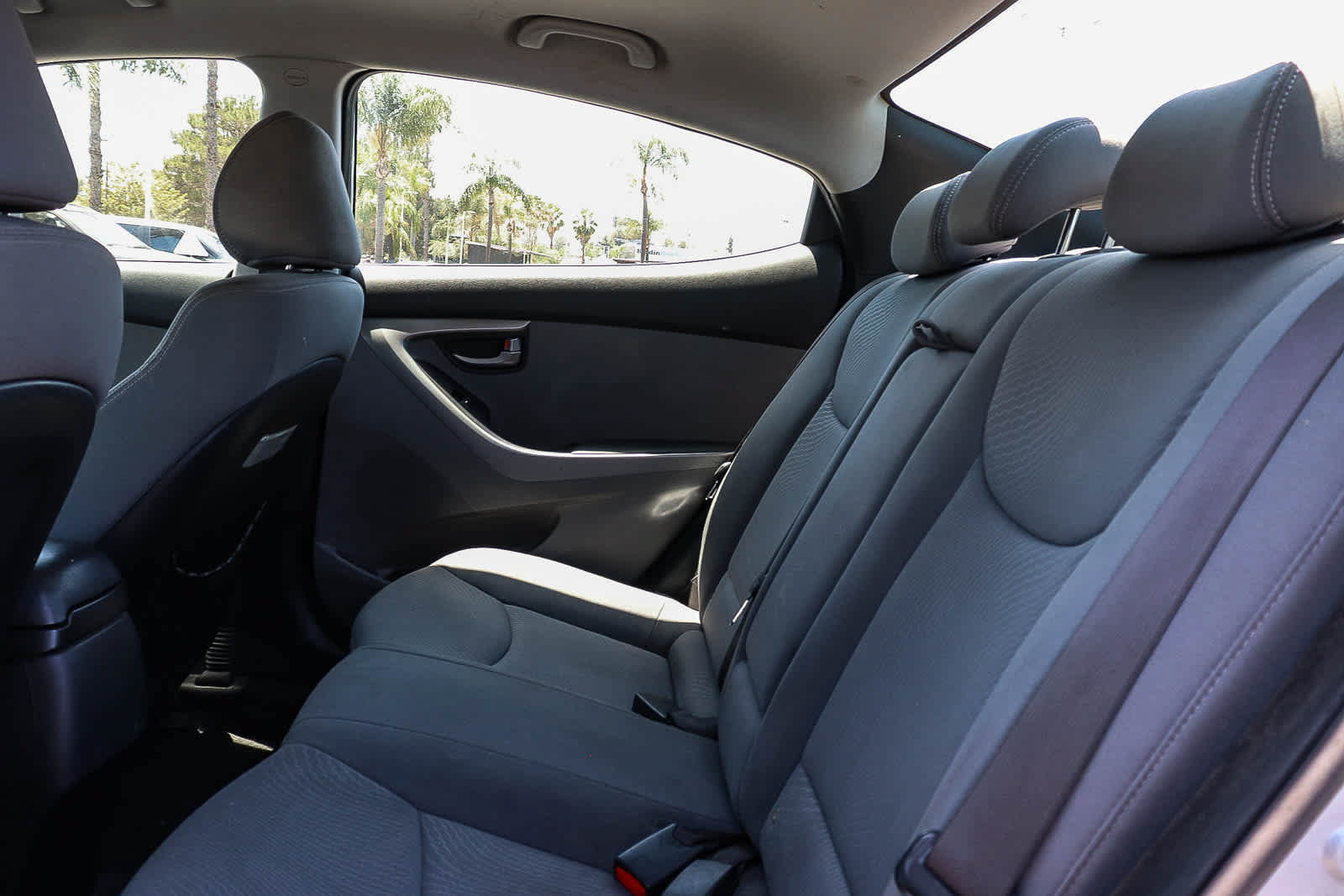 Used 2014 Hyundai Elantra SE w/ Option Group 02 FWD image 22