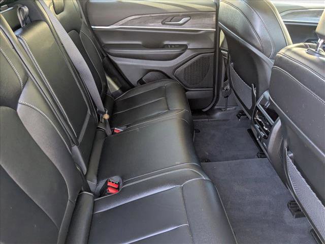 Used 2023 Jeep Grand Cherokee Limited image 19