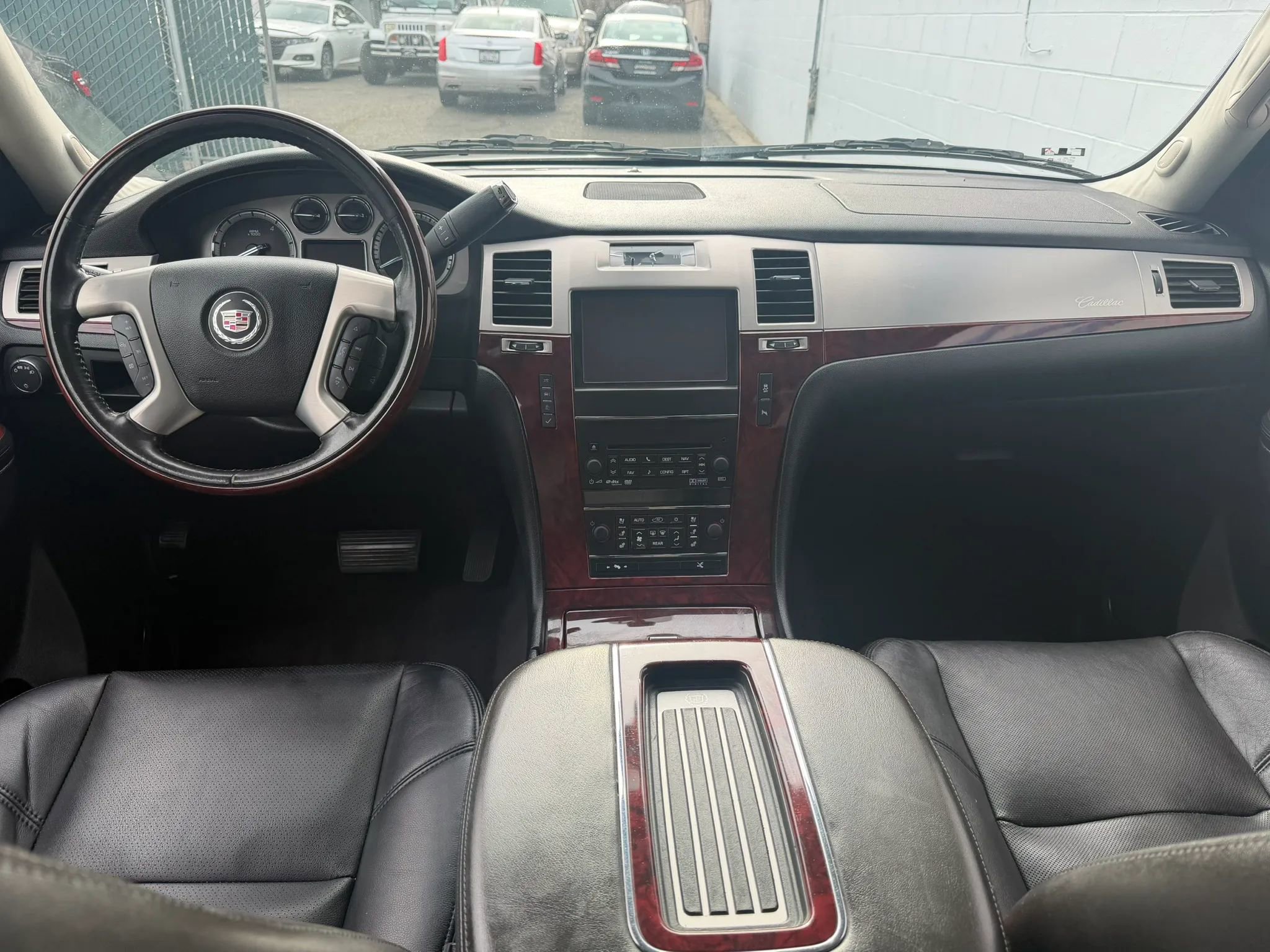 Used 2014 Cadillac Escalade ESV Premium AWD/4WD image 16