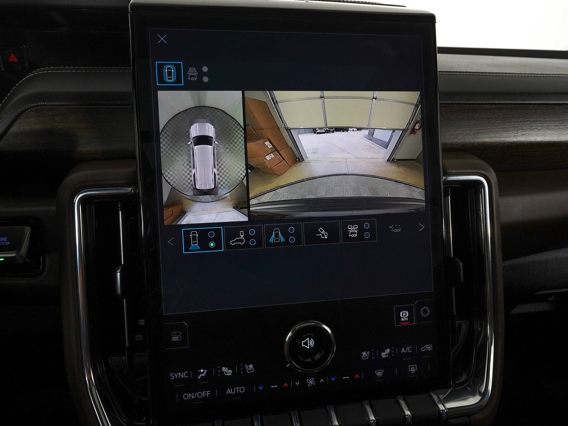 Used 2026 GMC Yukon XL Denali Ultimate AWD/4WD image 25