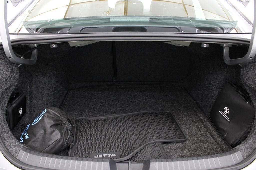 Used 2024 Volkswagen Jetta SE FWD image 20