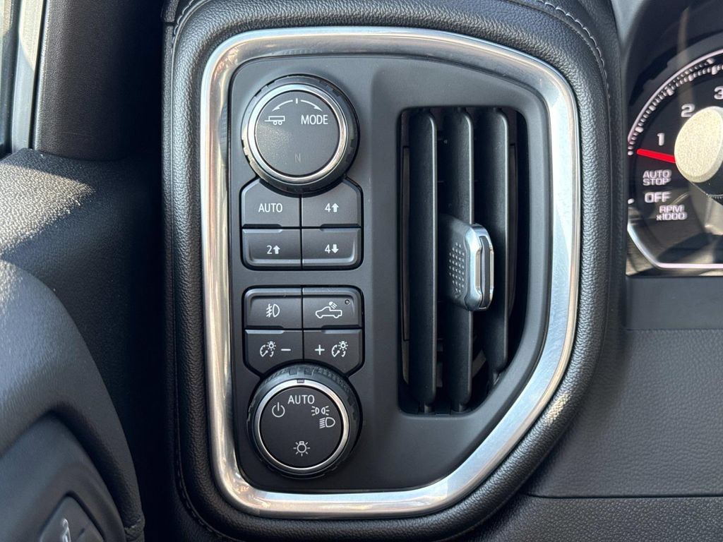 Used 2020 Chevrolet Silverado 1500 RST w/ True North Edition AWD/4WD image 12