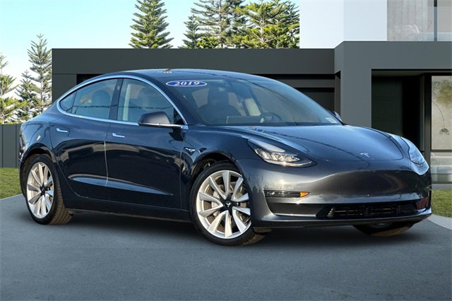 Used 2019 Tesla Model 3 Long Range video 2