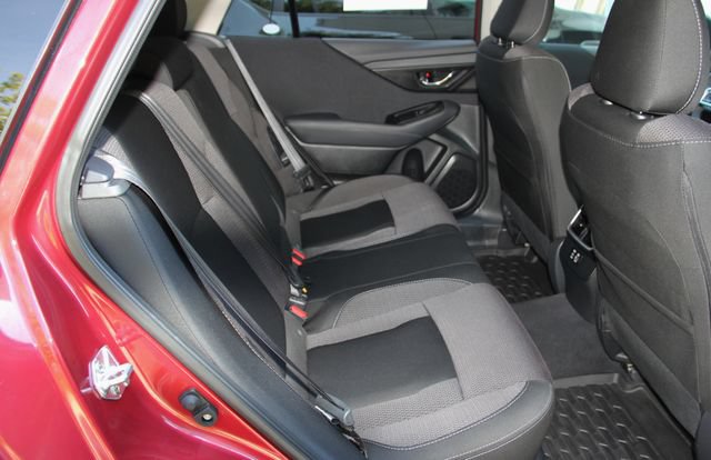 Used 2025 Subaru Outback Premium AWD/4WD image 33