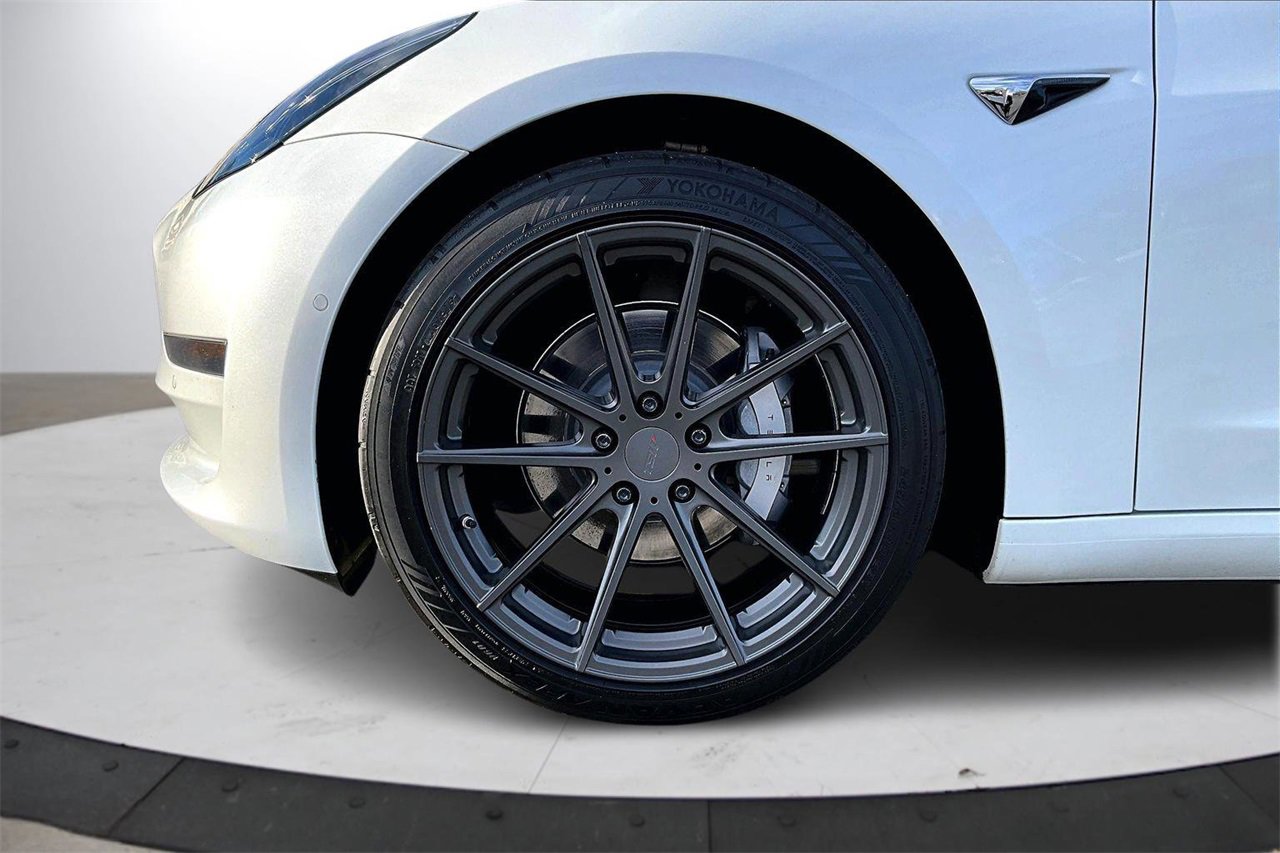 Used 2020 Tesla Model 3 Long Range image 32