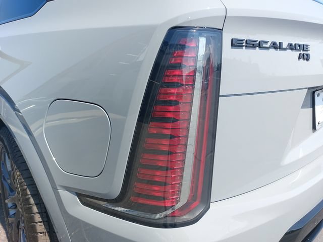 Used 2026 Cadillac Escalade IQ Sport 1 w/ LPO, ONYX Package AWD/4WD image 40