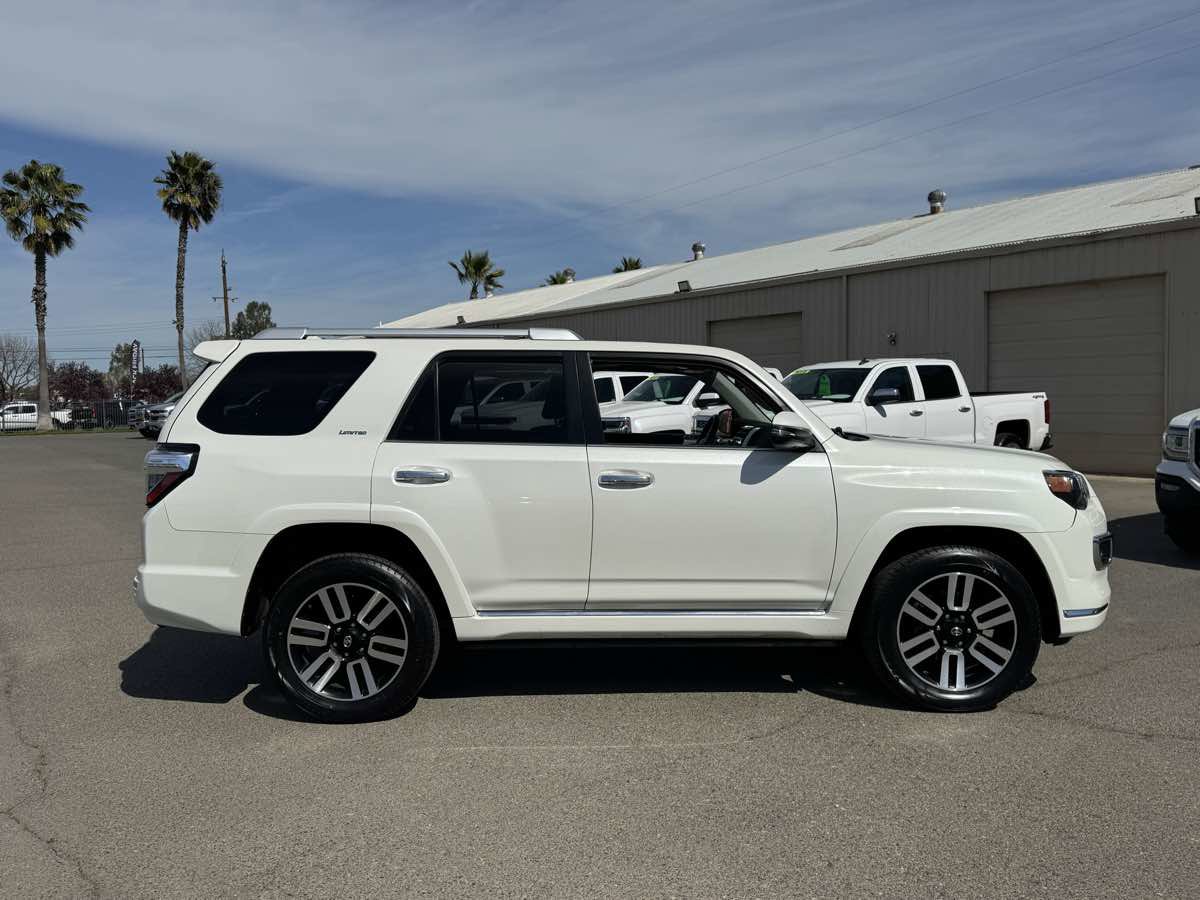 Used 2018 Toyota 4Runner Limited AWD/4WD image 10