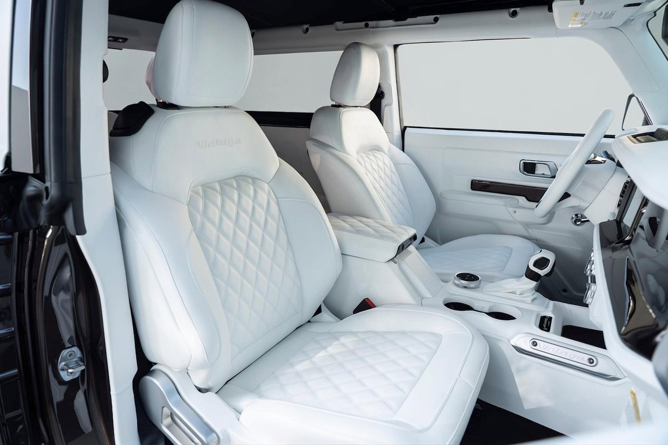 Used 2024 Ford Bronco Black Diamond image 18