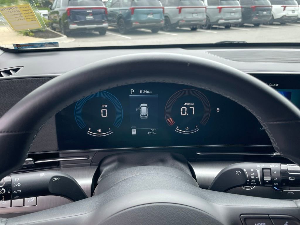 Used 2025 Hyundai Kona SEL FWD image 14