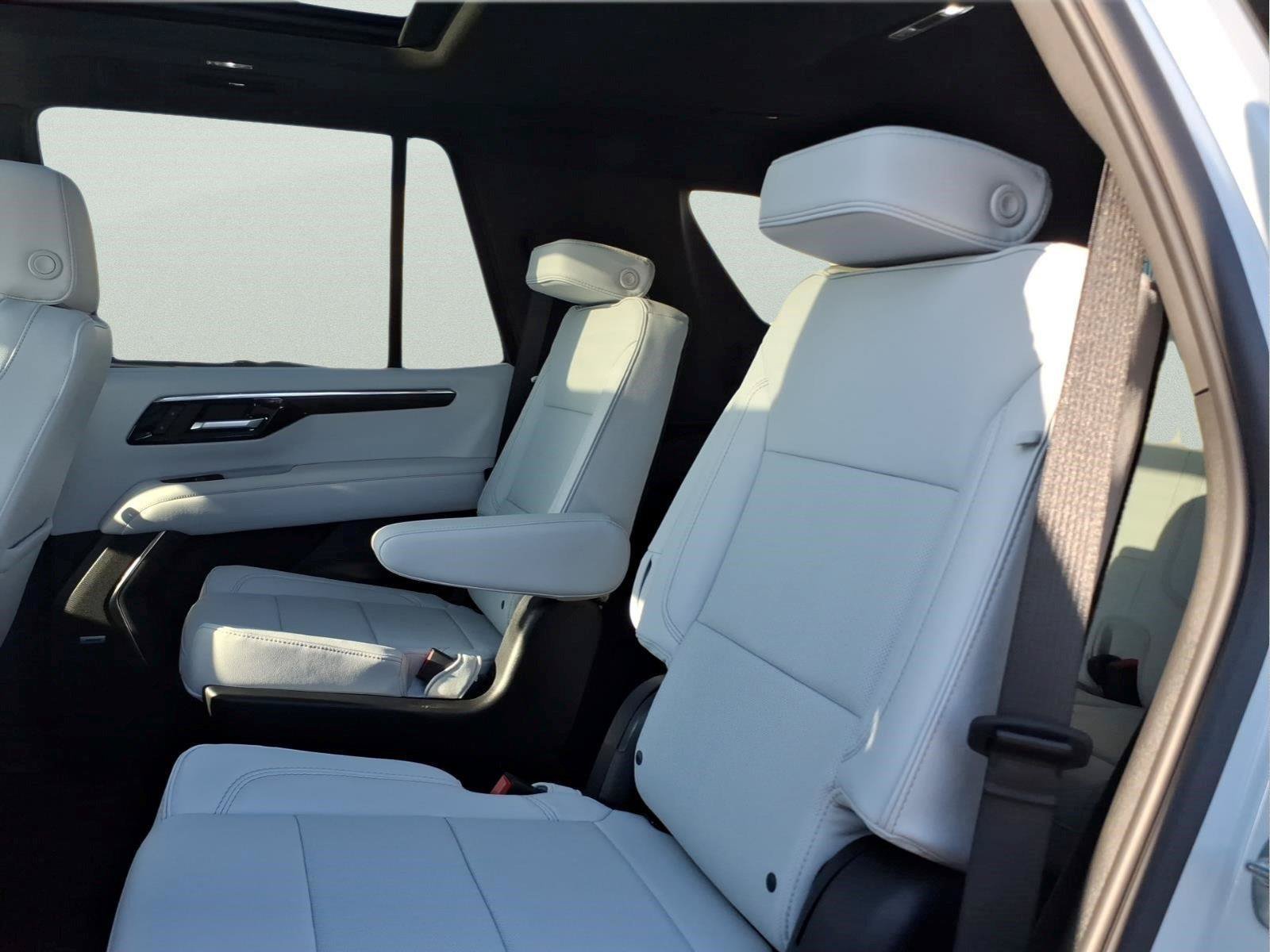 New 2026 Chevrolet Tahoe Premier w/ Sun And Tow Package AWD/4WD image 10