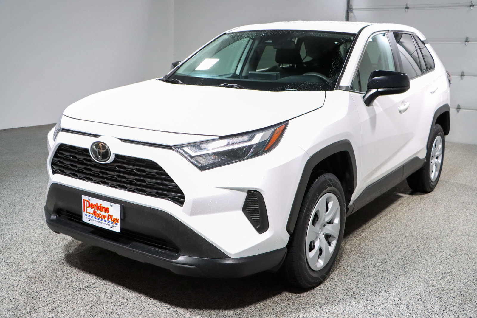 Used 2024 Toyota RAV4 LE image 30