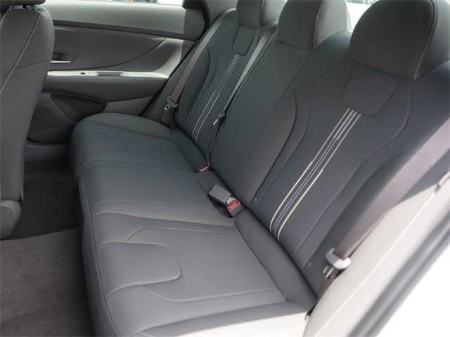 Certified 2025 Hyundai Elantra Blue image 19