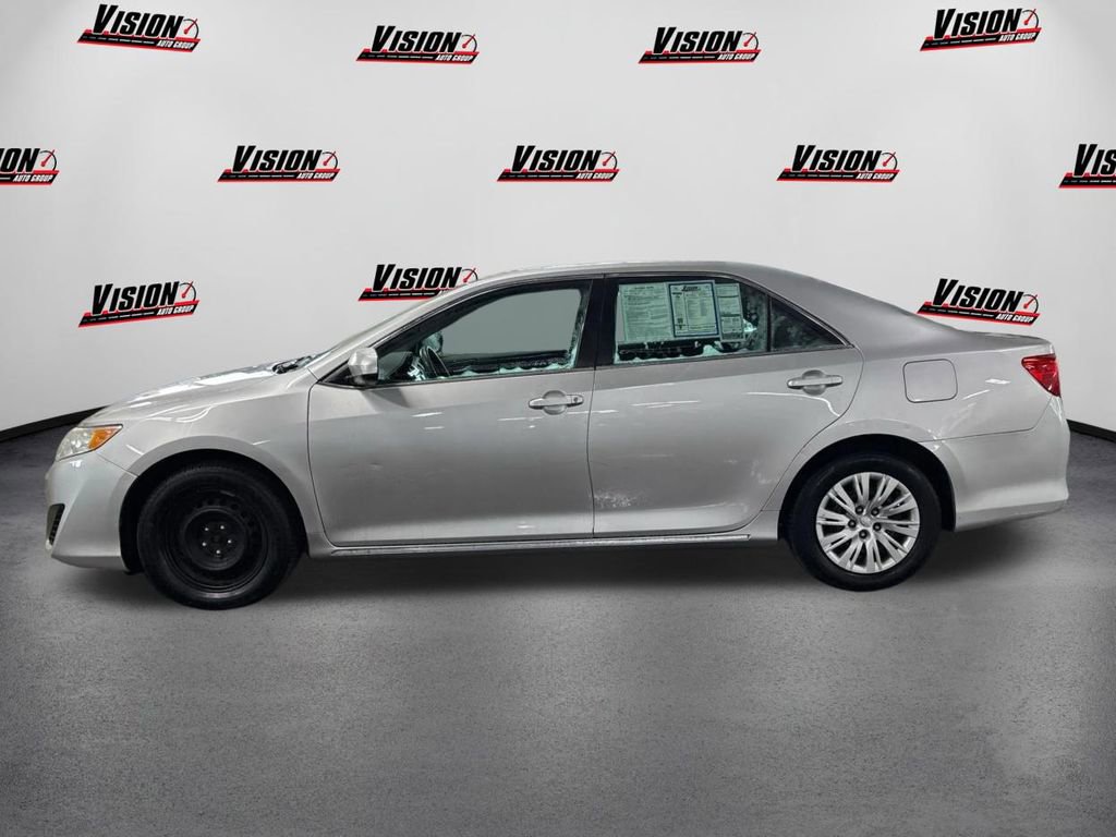 Used 2014 Toyota Camry LE image 8