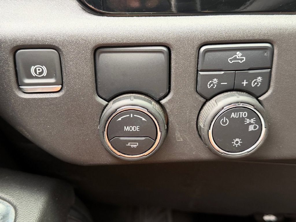 Used 2025 Chevrolet Silverado 1500 LT RWD image 27