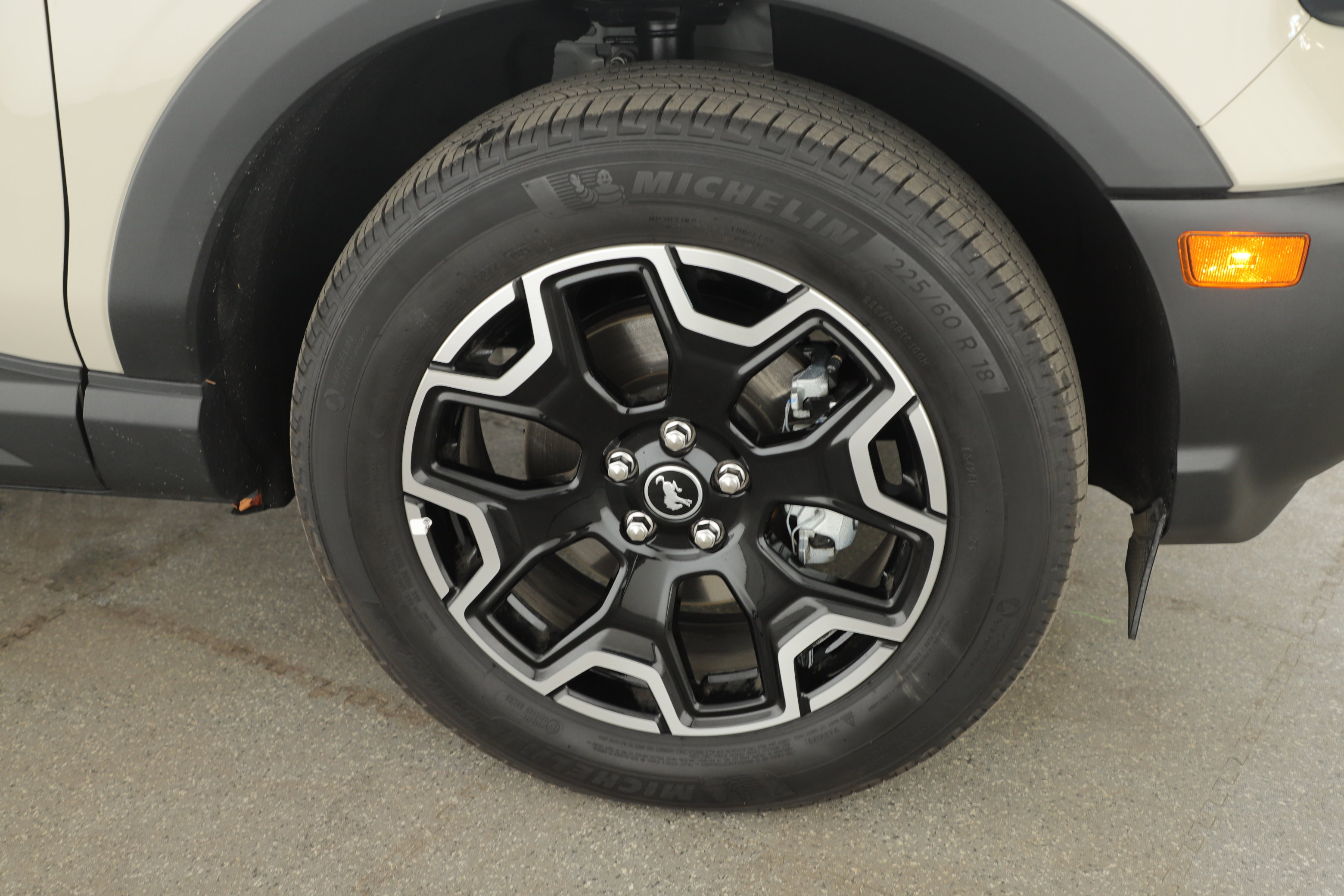 Used 2025 Ford Bronco Sport Outer Banks w/ Outer Banks Tech Package+ image 2