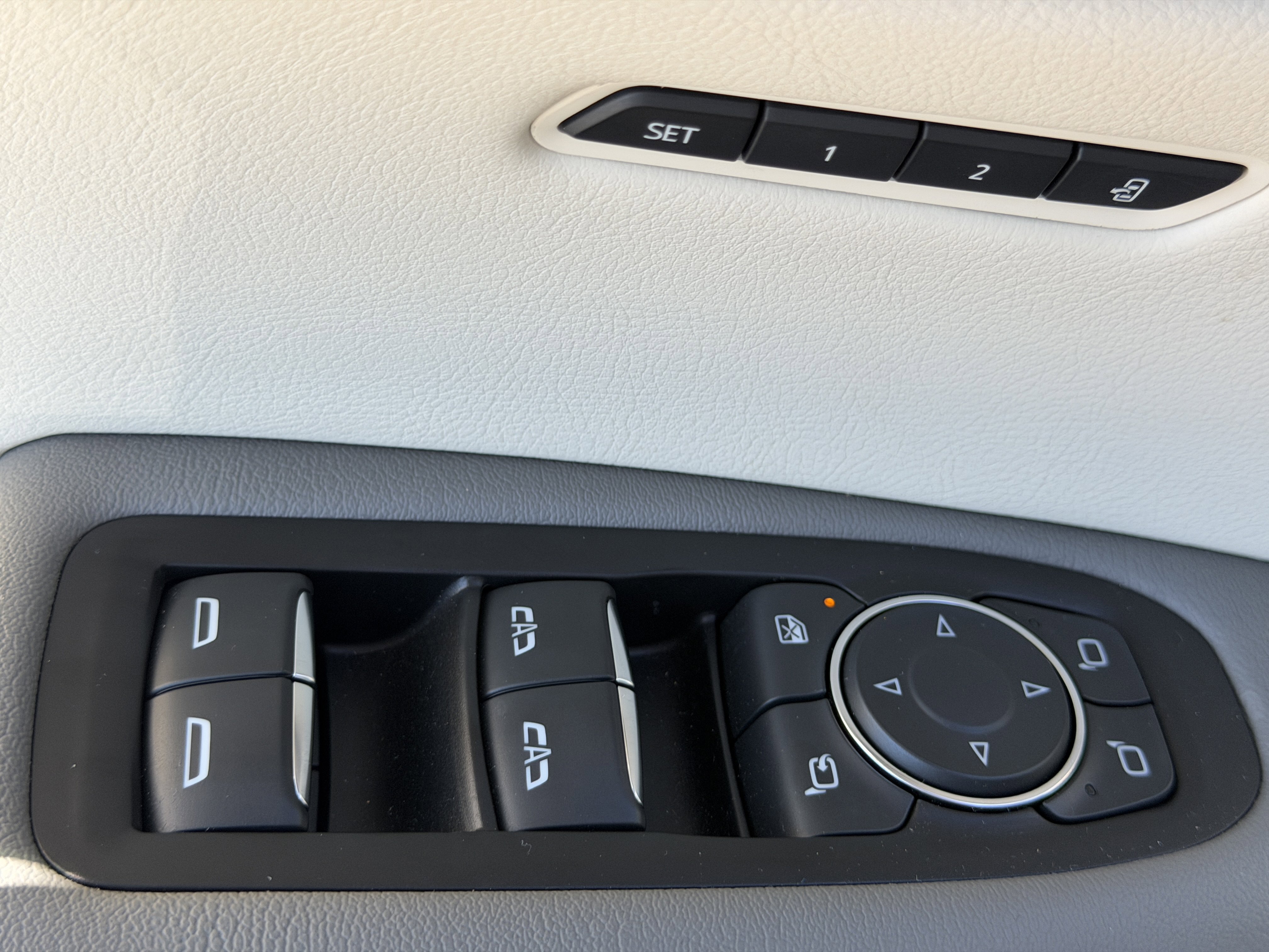 Certified 2022 Cadillac XT5 Premium Luxury image 18