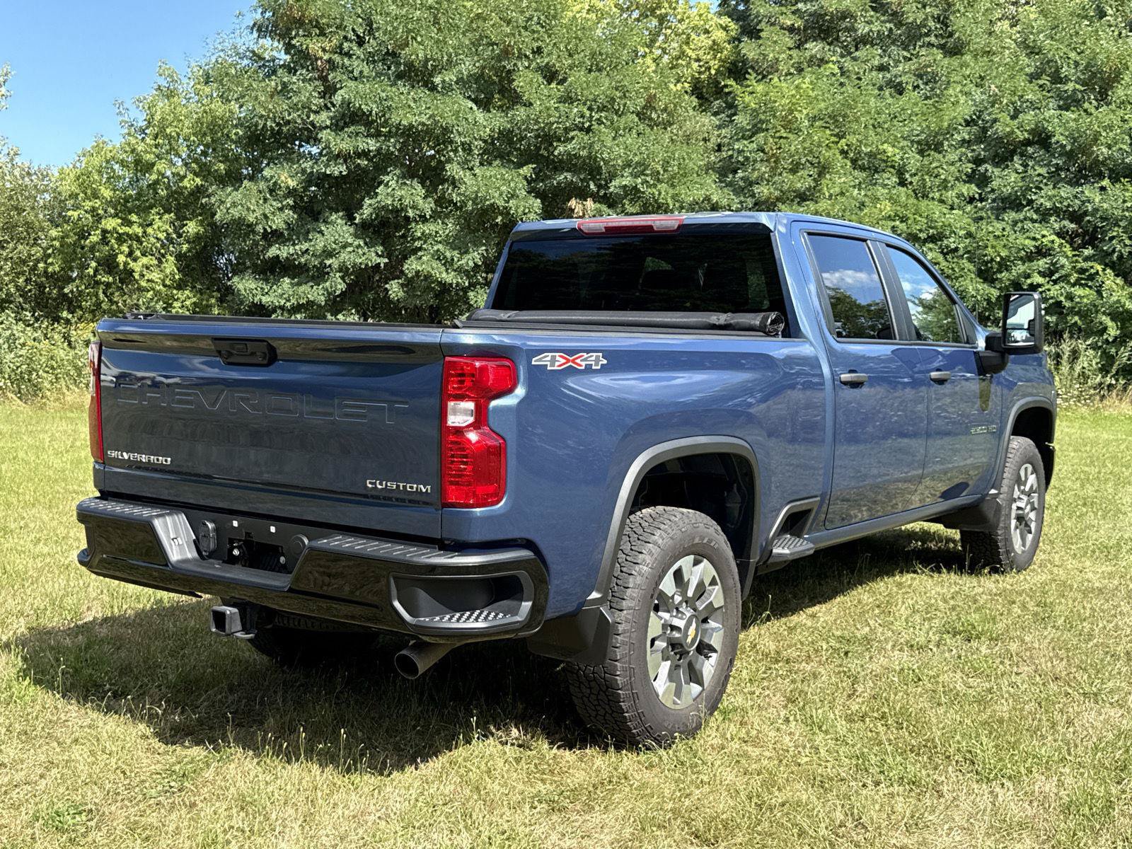 Used 2026 Chevrolet Silverado 2500 Custom w/ Custom Convenience Package AWD/4WD image 9