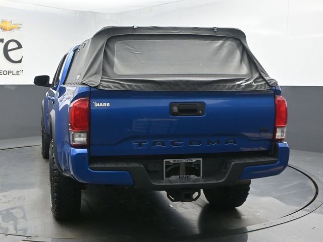 Used 2016 Toyota Tacoma TRD Off-Road image 33