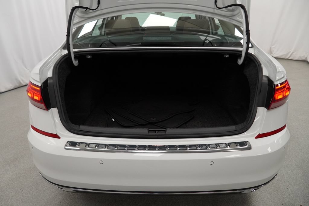 Used 2022 Volkswagen Passat 2.0T FWD image 46