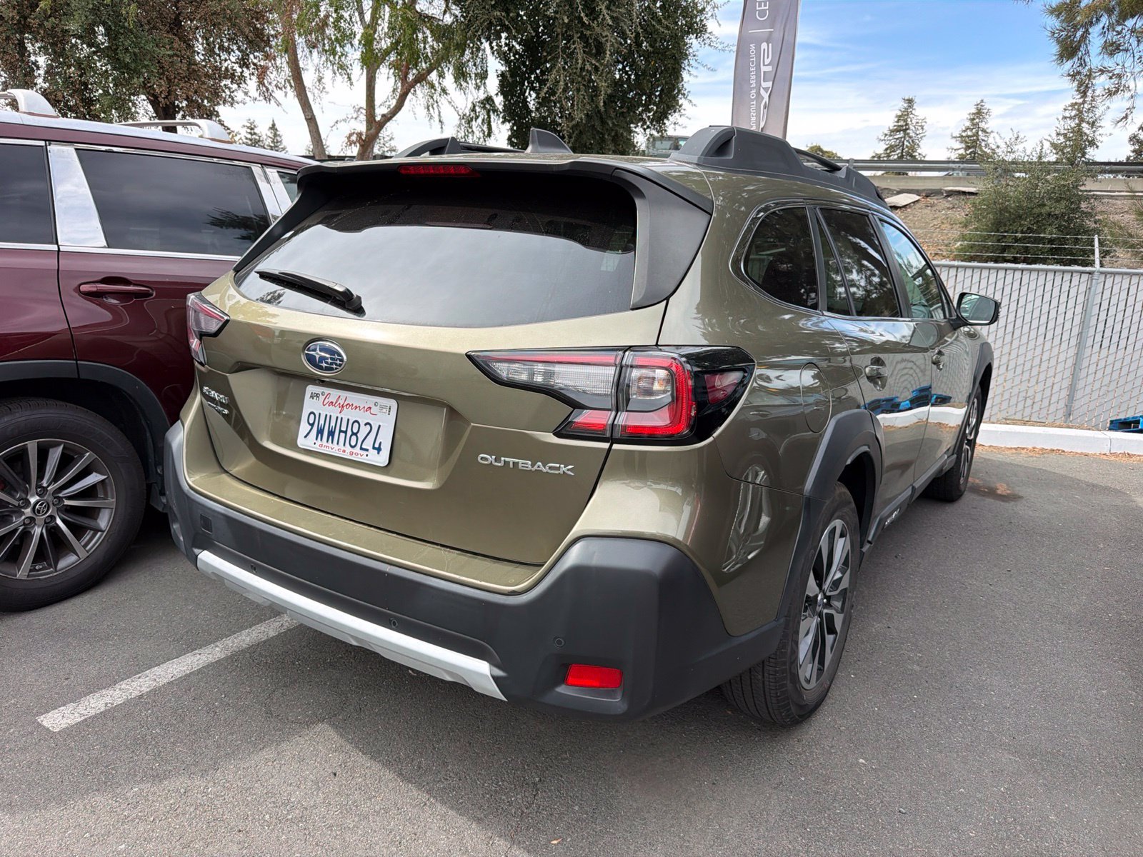 Used 2024 Subaru Outback Limited AWD/4WD image 3