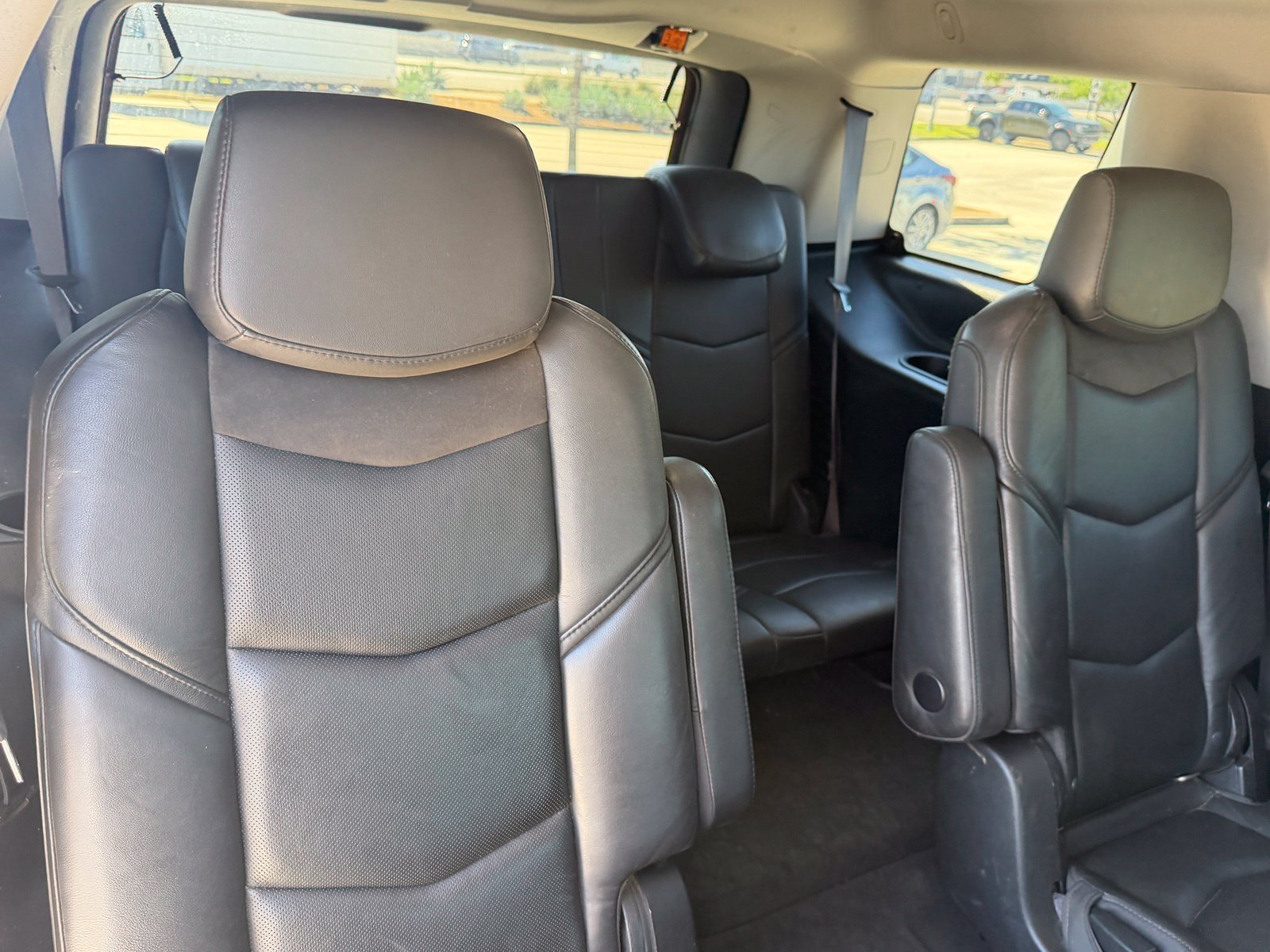 Used 2016 Cadillac Escalade Luxury AWD/4WD image 42