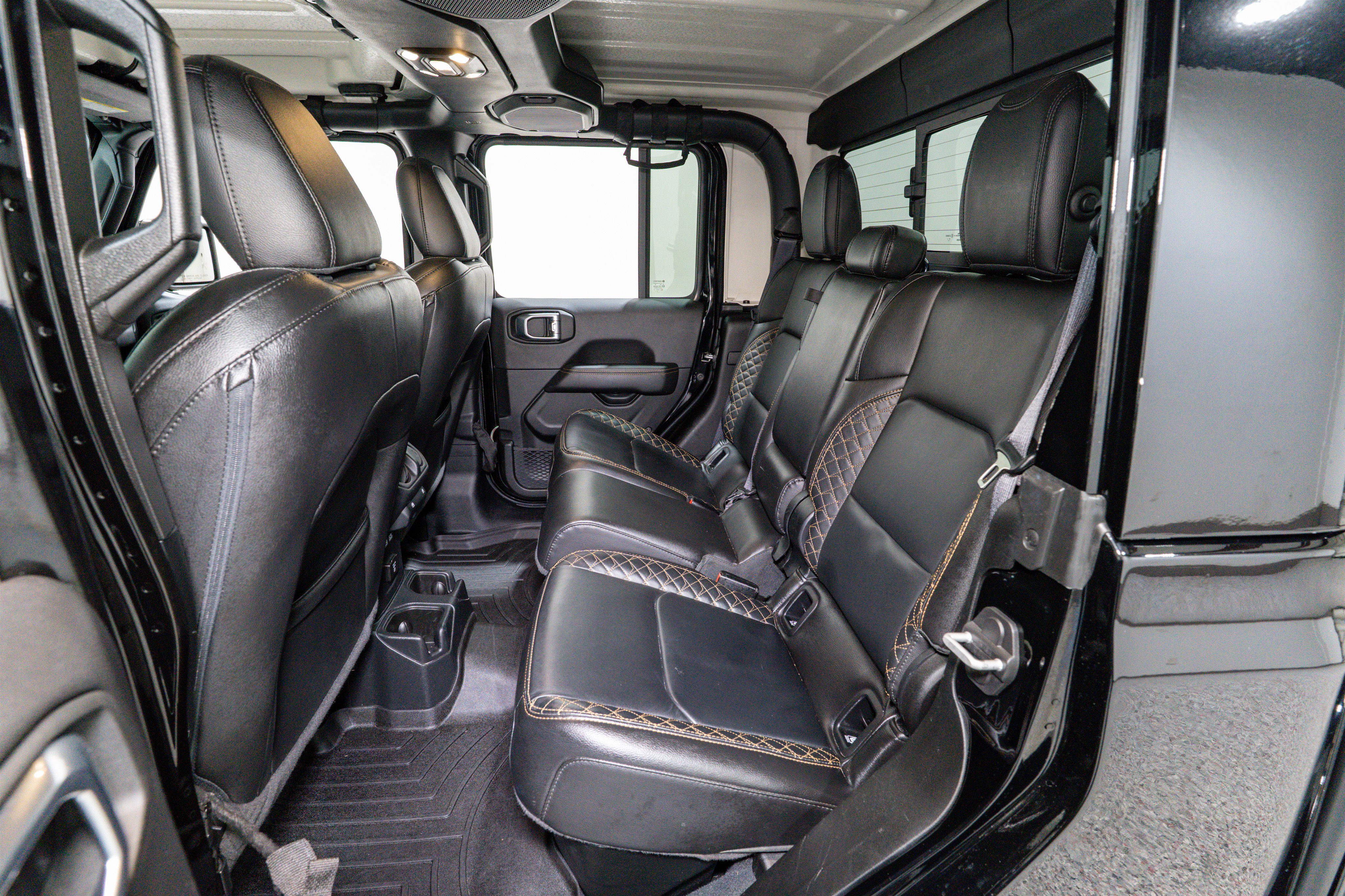 Used 2023 Jeep Gladiator Overland AWD/4WD image 33