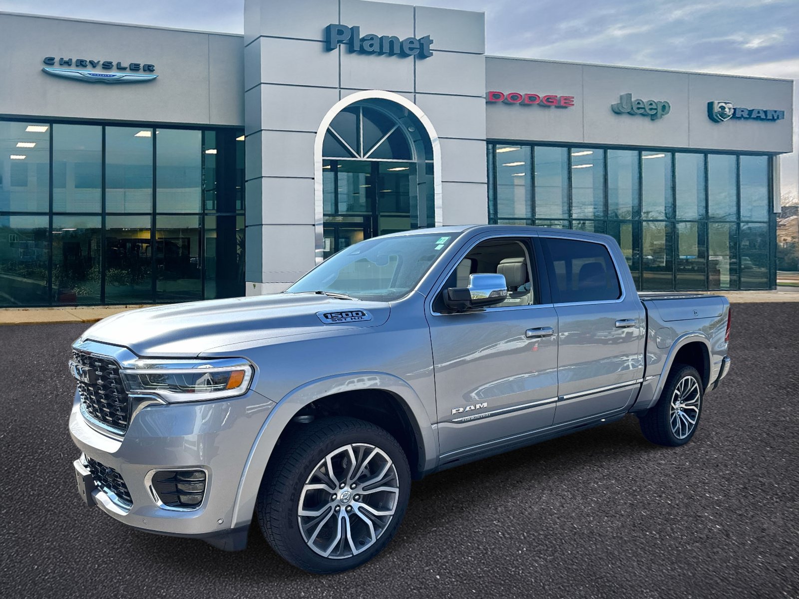 Used 2025 RAM 1500 Tungsten w/ Off Road Group AWD/4WD image 4