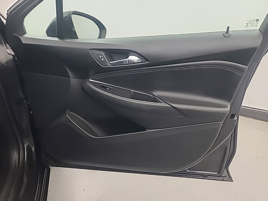 Used 2017 Chevrolet Cruze Premier FWD image 13