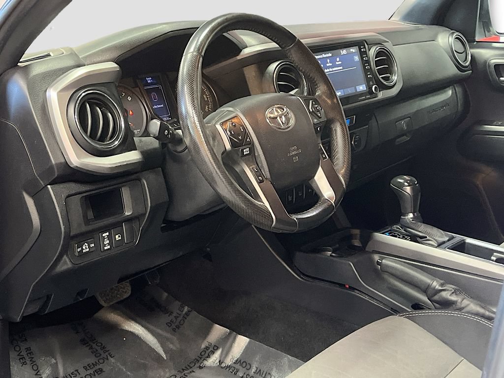 Used 2021 Toyota Tacoma TRD Sport w/ Technology Package AWD/4WD image 9