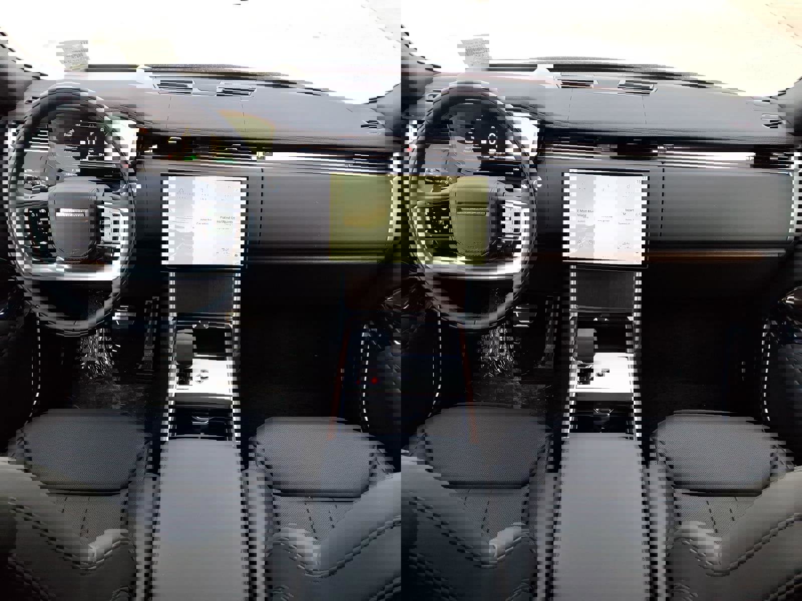 New 2026 Land Rover Range Rover SE image 9