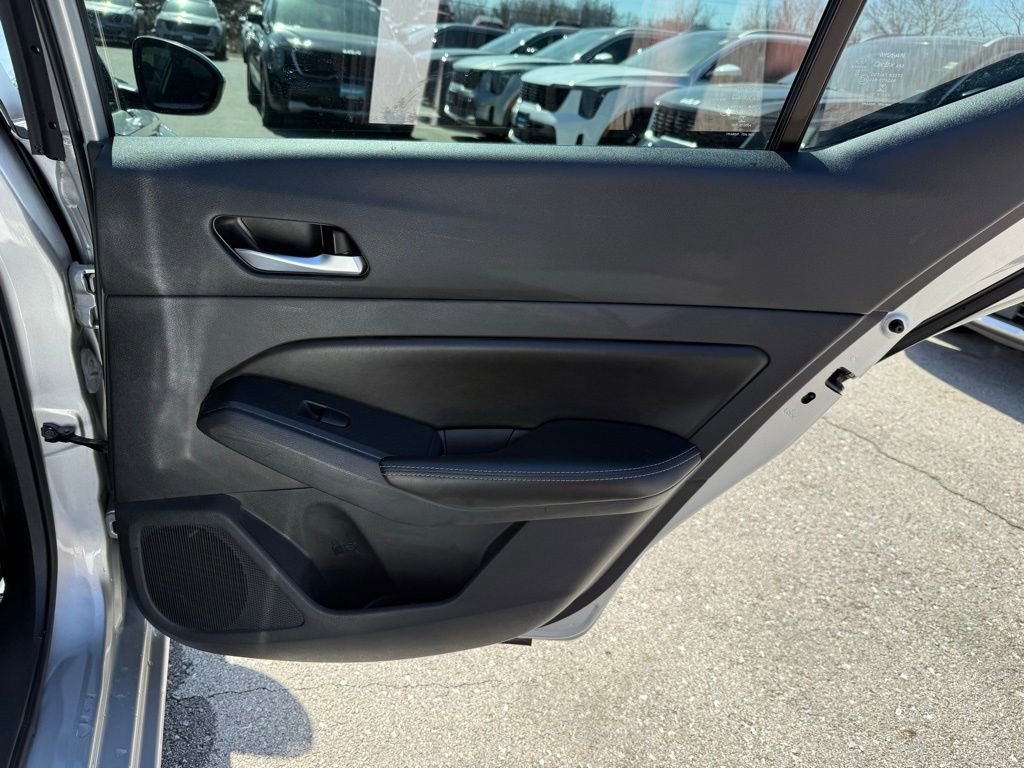 Used 2022 Nissan Altima 2.5 SV image 15