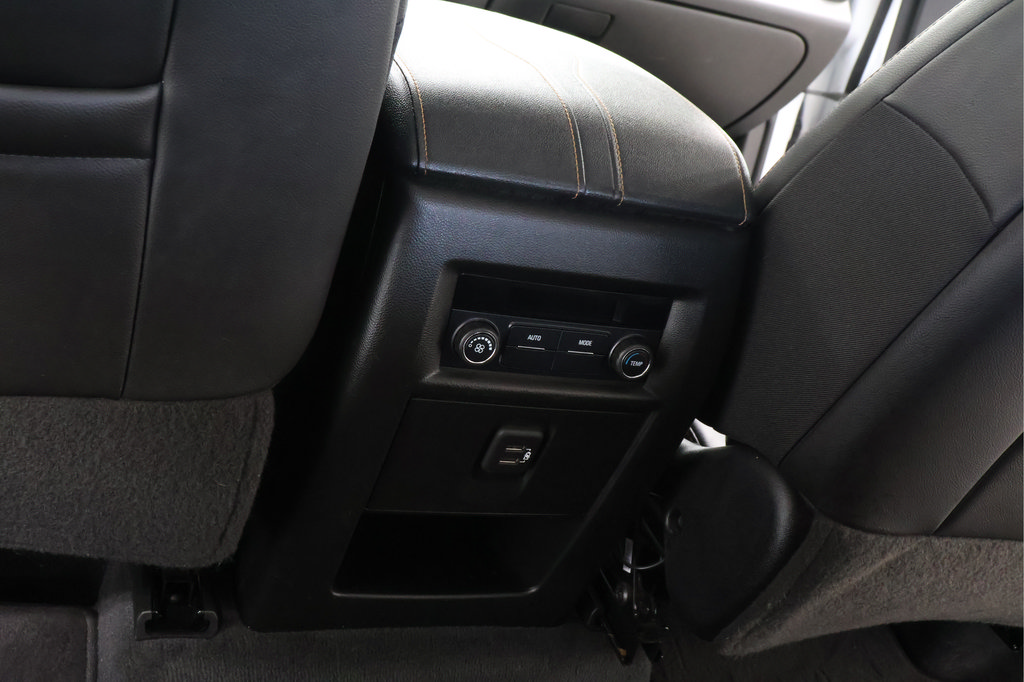 Used 2021 Chevrolet Traverse LT FWD image 25