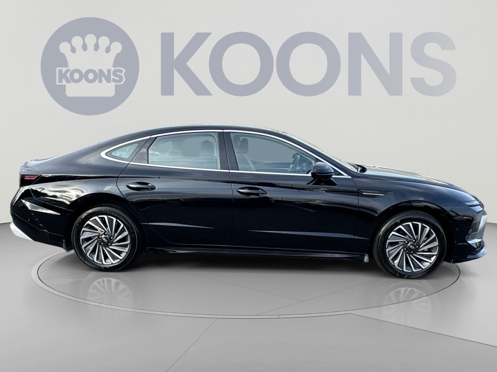 Used 2025 Hyundai Sonata Limited FWD image 8