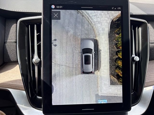 Used 2025 Volvo XC90 B5 Plus image 26