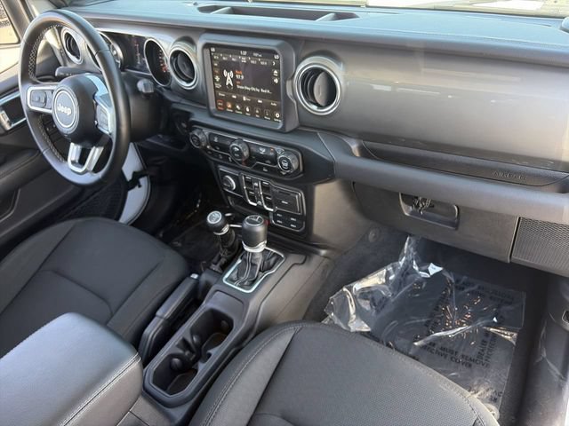 Used 2022 Jeep Gladiator Overland w/ Trailer Tow Package AWD/4WD image 13