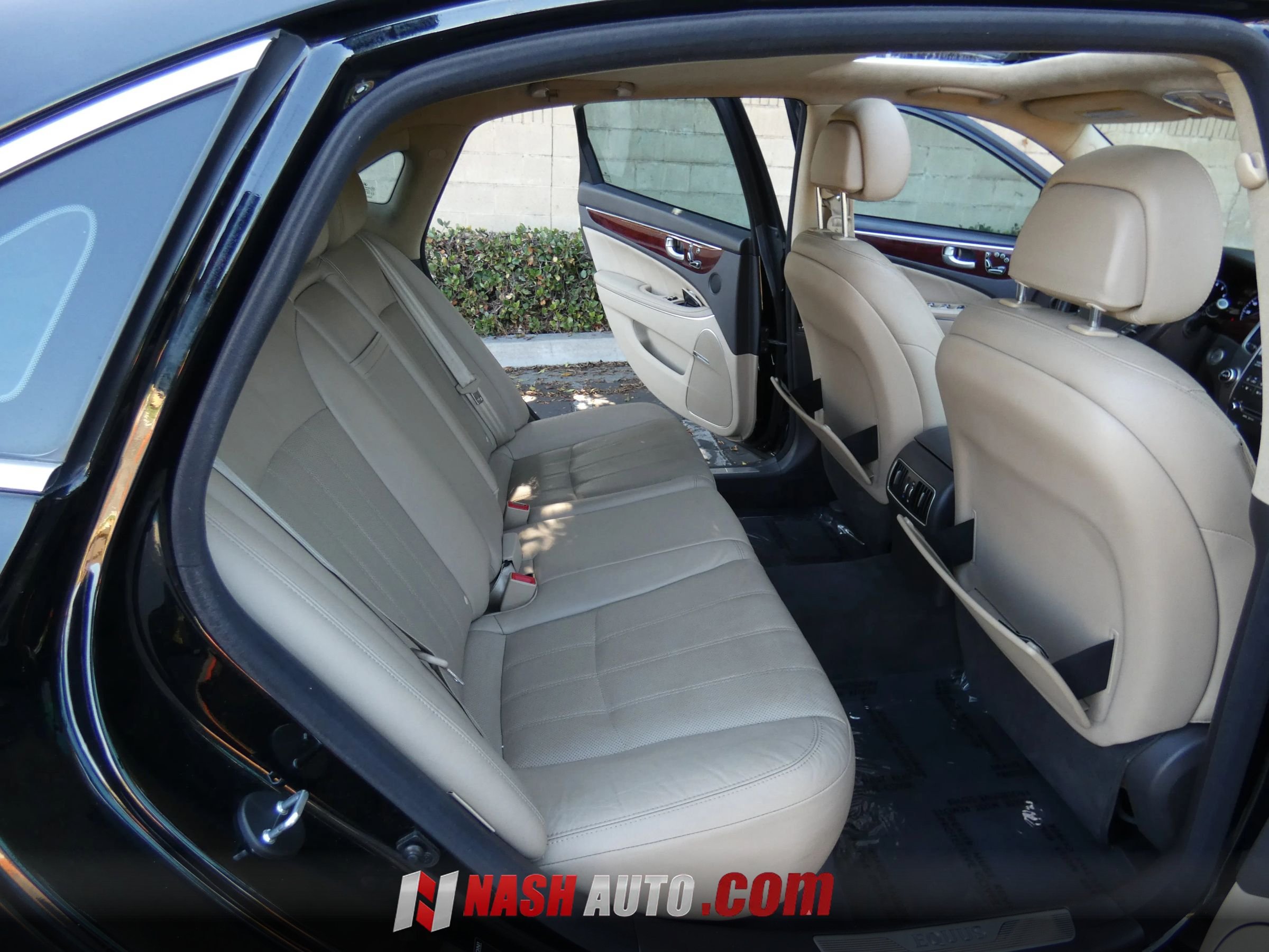 Used 2013 Hyundai Equus Signature RWD image 34