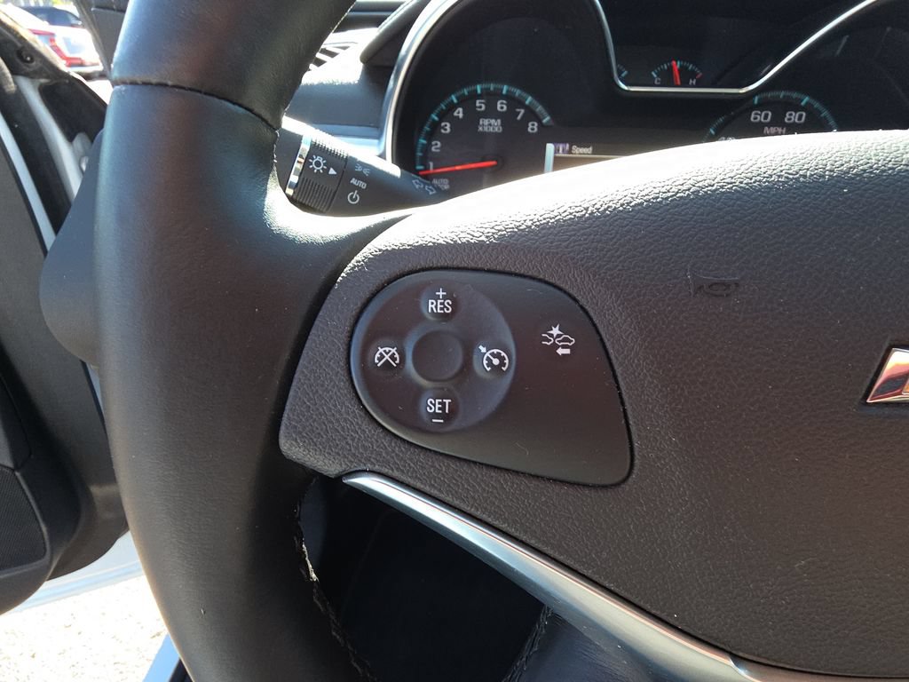 Used 2015 Chevrolet Impala LT w/ Convenience Package FWD image 17