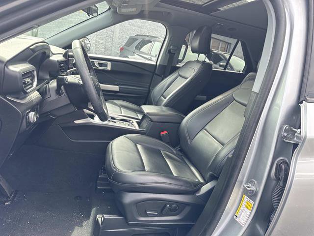 Certified 2023 Ford Explorer XLT w/ Equipment Group 202A AWD/4WD image 34